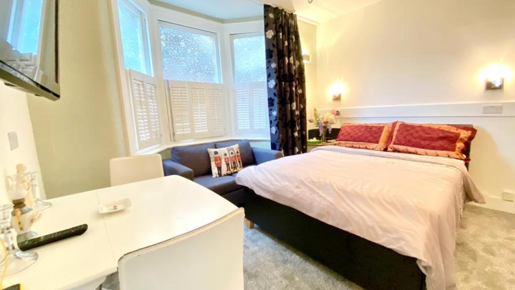 Modern And Cosy Studio Flat Londra Exterior foto